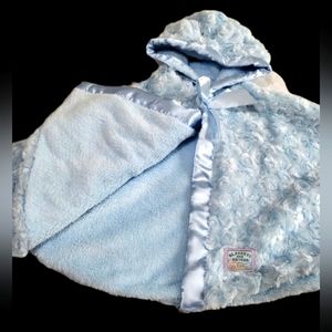 Infant blue fleece cape NWT unisex by Blankets and Beyond